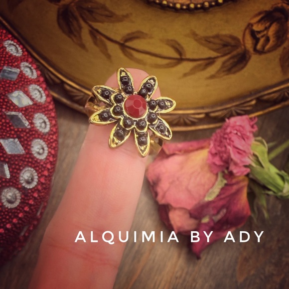 Alquimia Jewelry - Alquimia Gold ROMANTIC • GOTH Black and red FLORA ring